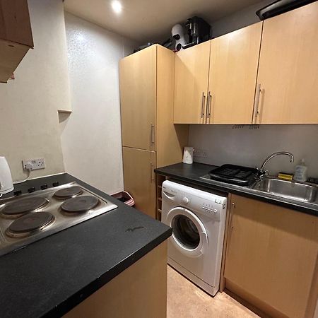 Comfy 2 Bedroom Flat Near Edinburgh City Center المظهر الخارجي الصورة