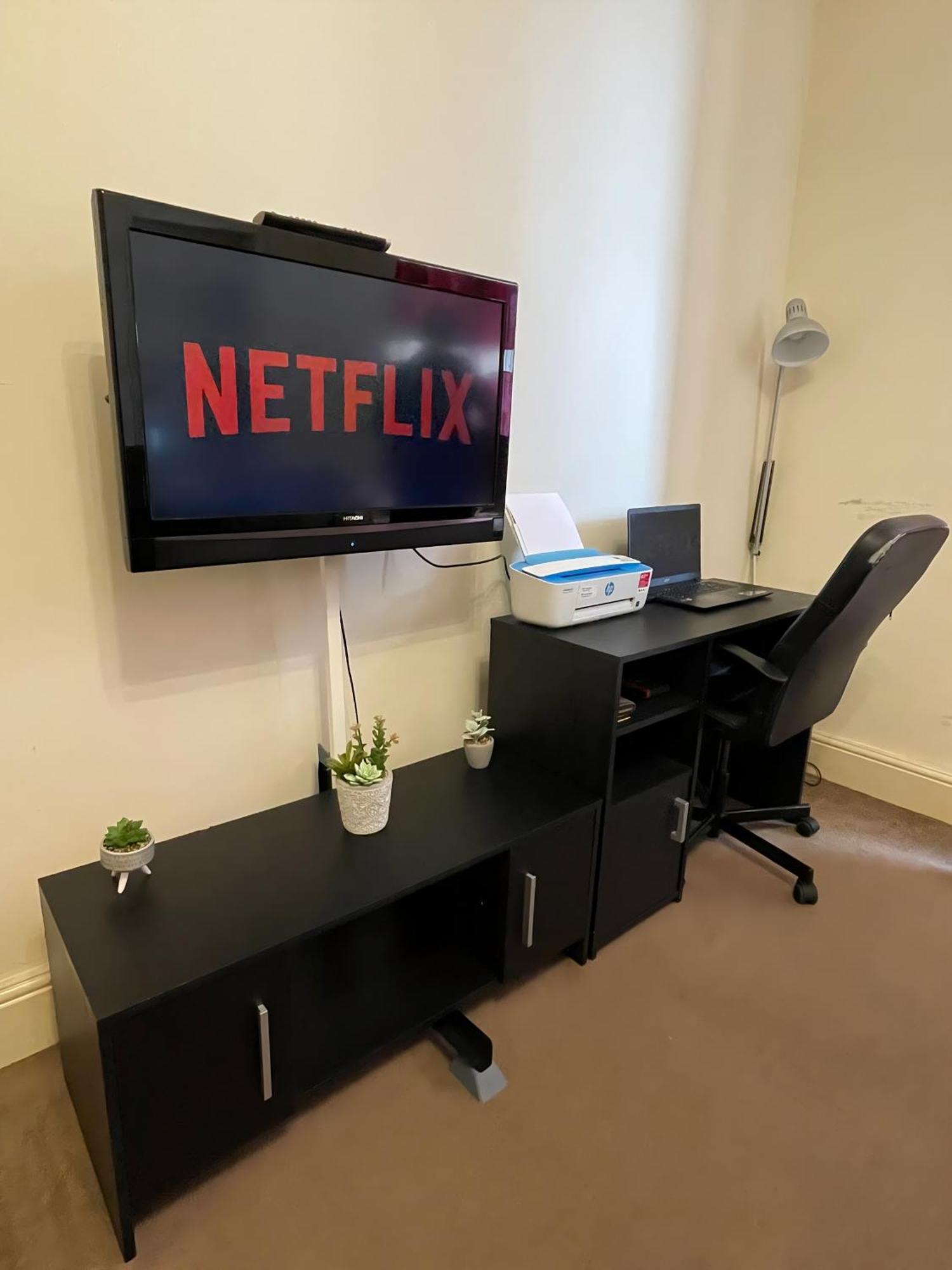 Comfy 2 Bedroom Flat Near Edinburgh City Center المظهر الخارجي الصورة