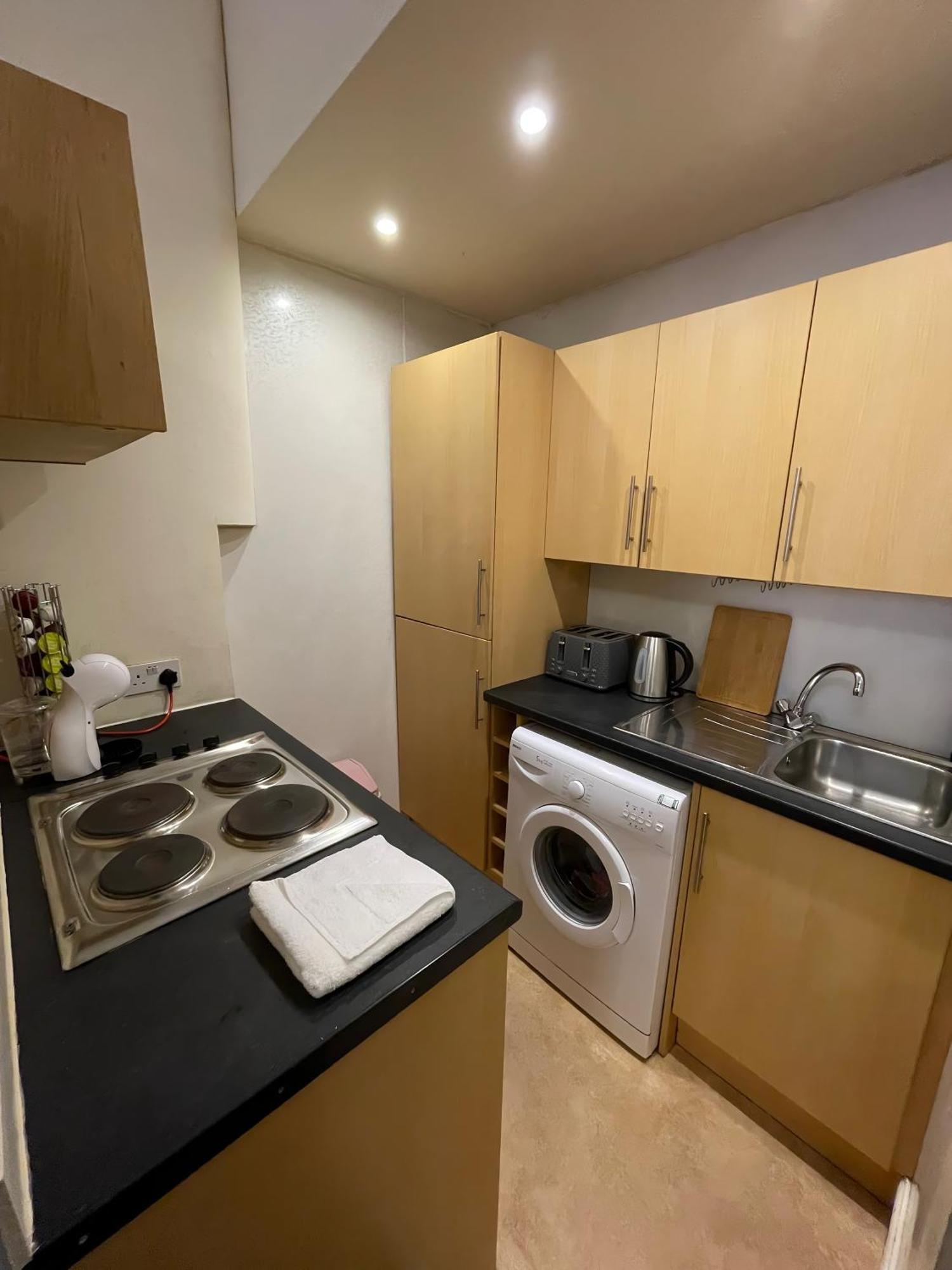 Comfy 2 Bedroom Flat Near Edinburgh City Center المظهر الخارجي الصورة
